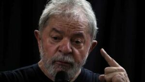 Lula comunica à Justiça que viajará por França, Suíça e Alemanha Lula comunica à Justiça que viajará por França, Suíça e Alemanha