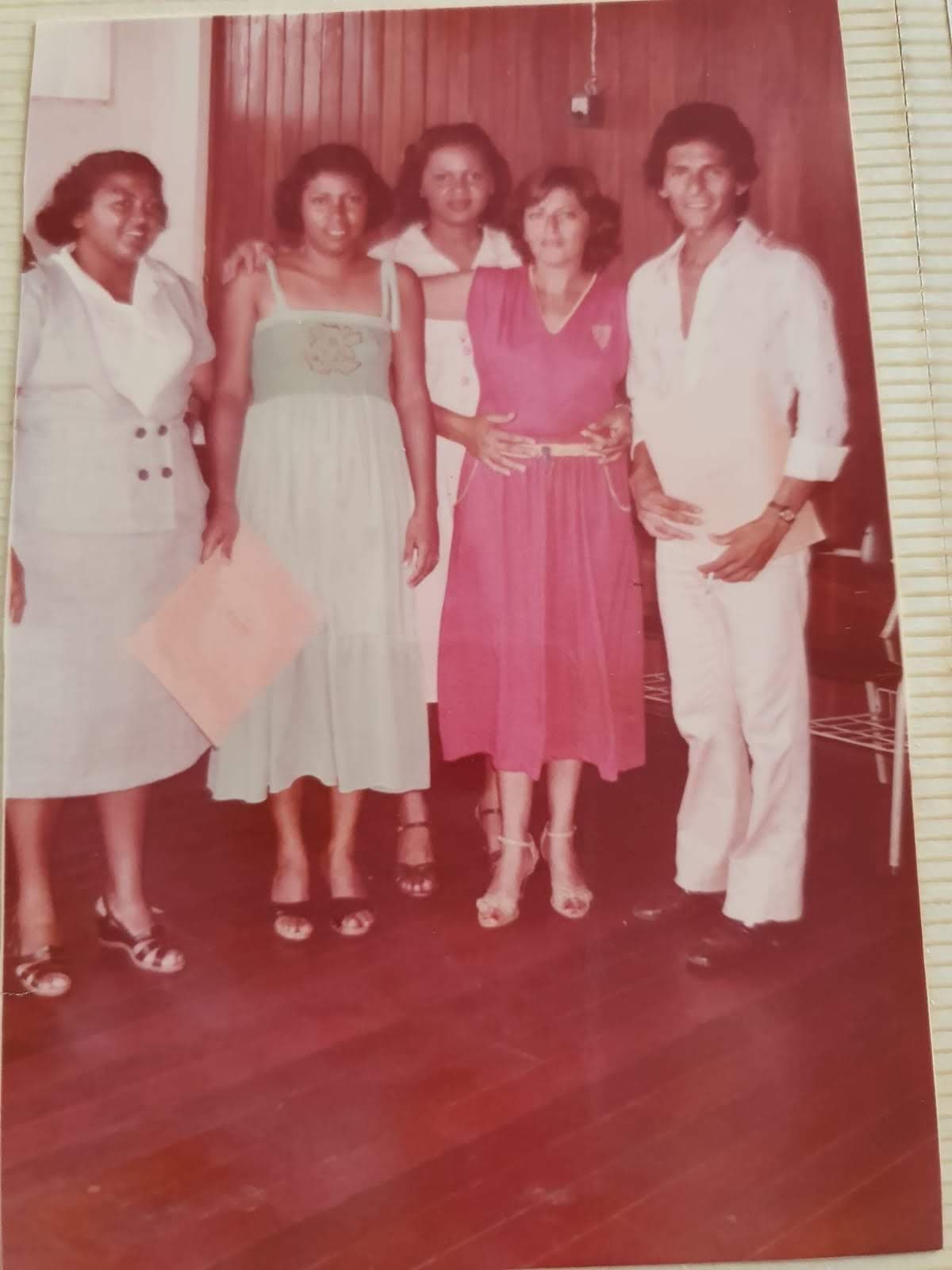 Foto antiga de colegas policiais Foto antiga de colegas policiais